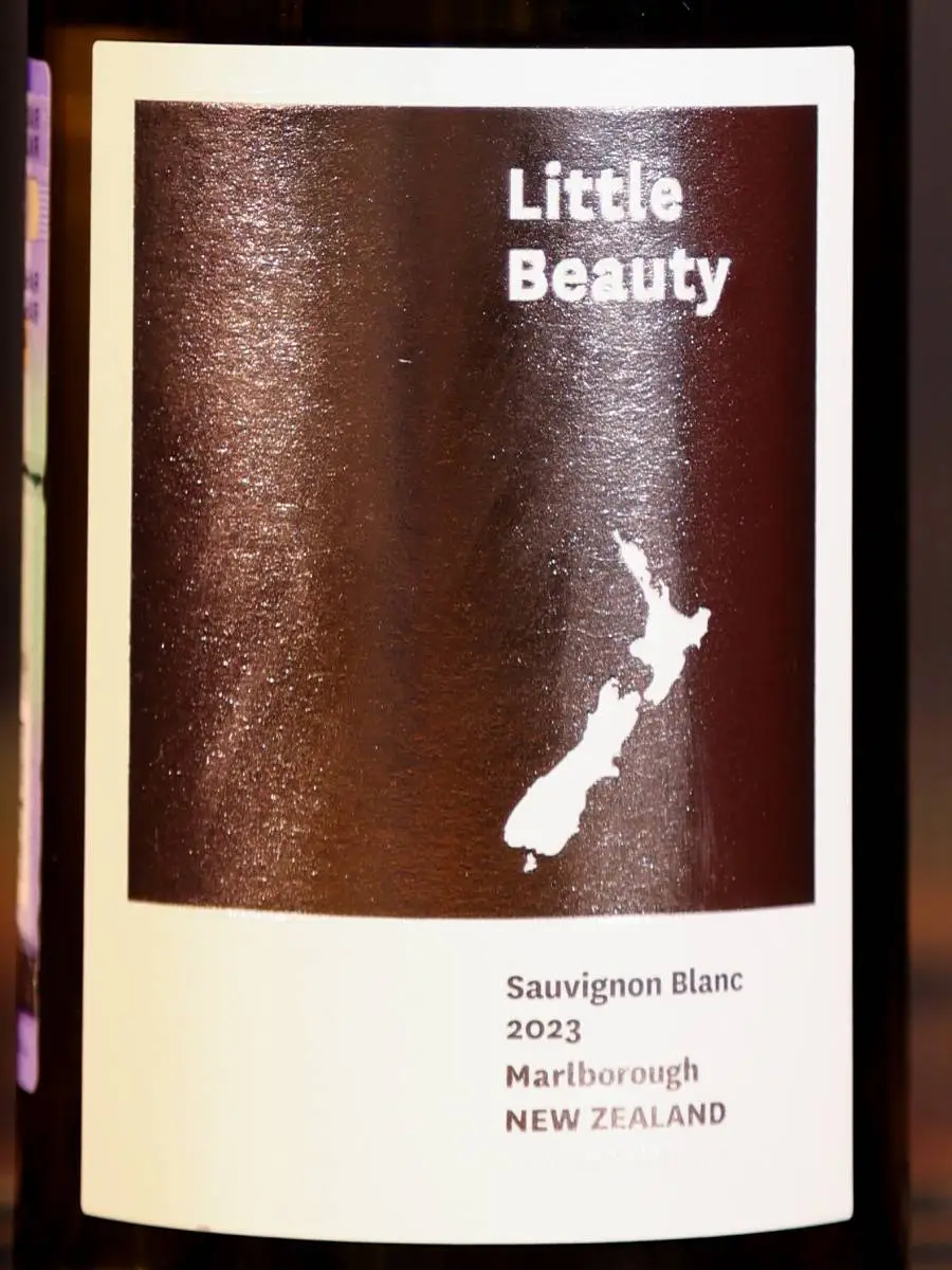 Вино Little Beauty Sauvignon Blanc / Литтл Бьюти Совиньон Блан
