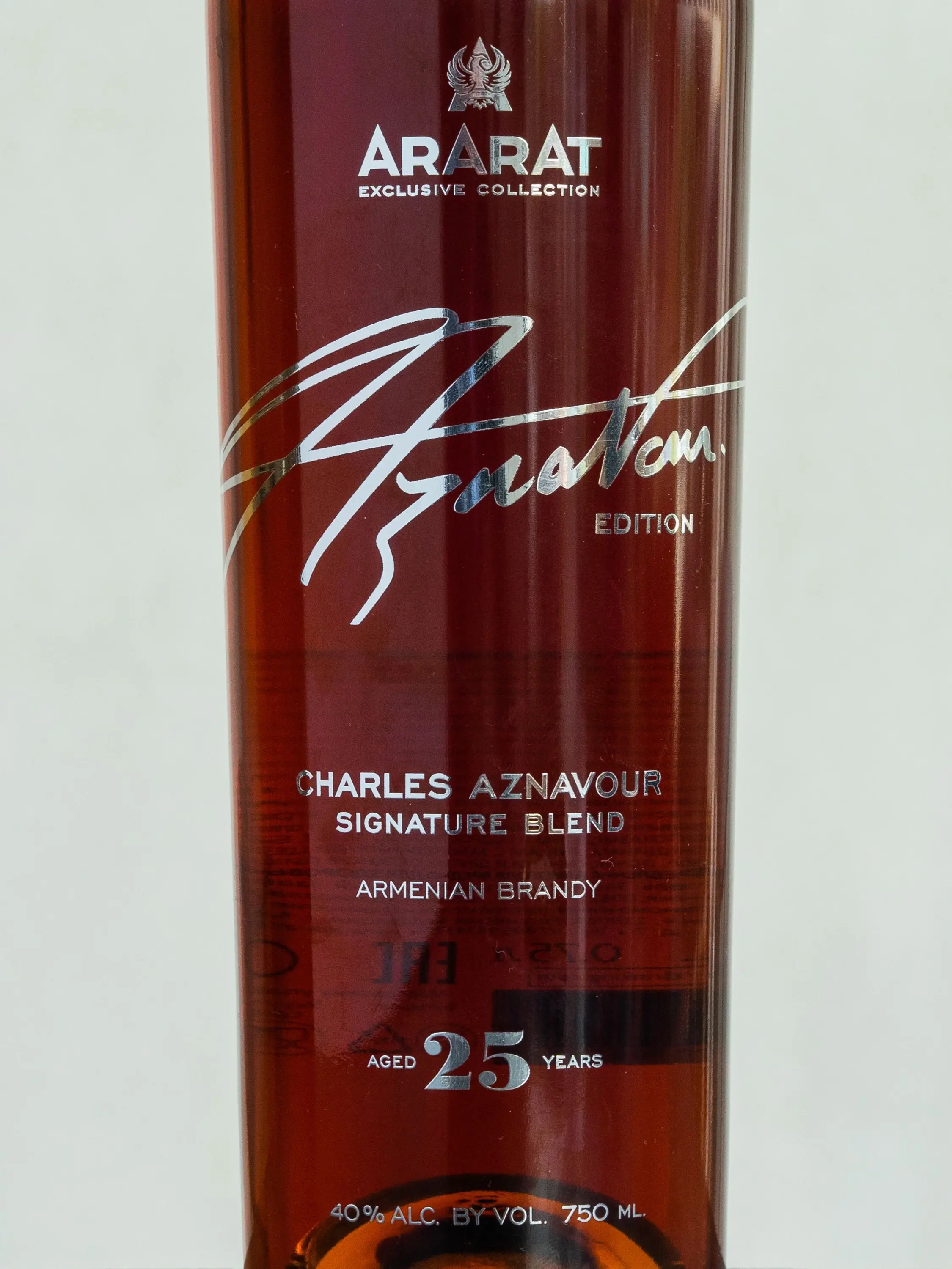 Коньяк Ararat Charles Aznavour 25 years / Арарат Шарль Азнавур 25 лет