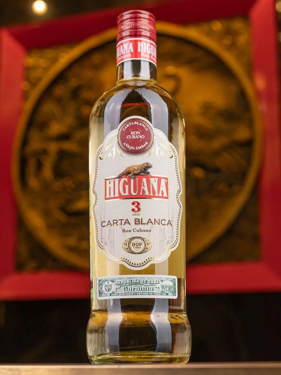 Ром Higuana Carta Blanca 3 Anos / Игуана Карта Бланка 3 года