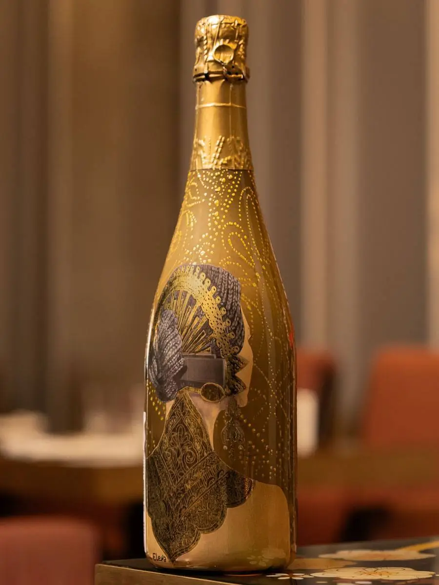 Шампанское Vik La Piu Belle Millesime 2009 / Вик Ля Пью Белль Миллезим