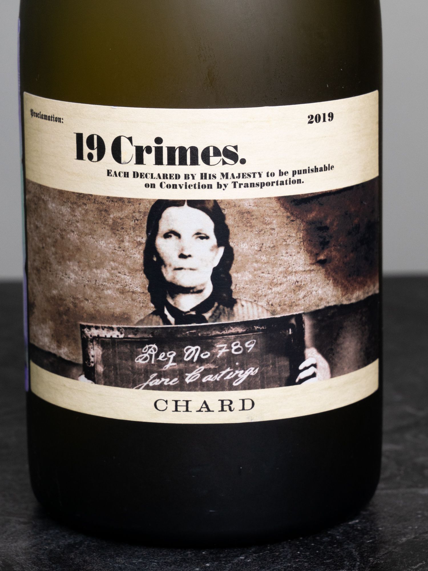 Купить вино 19 Crimes Chard в винном ресторане Остерия цена Вино 19 Crimes Chard / 19 Краймс Шард