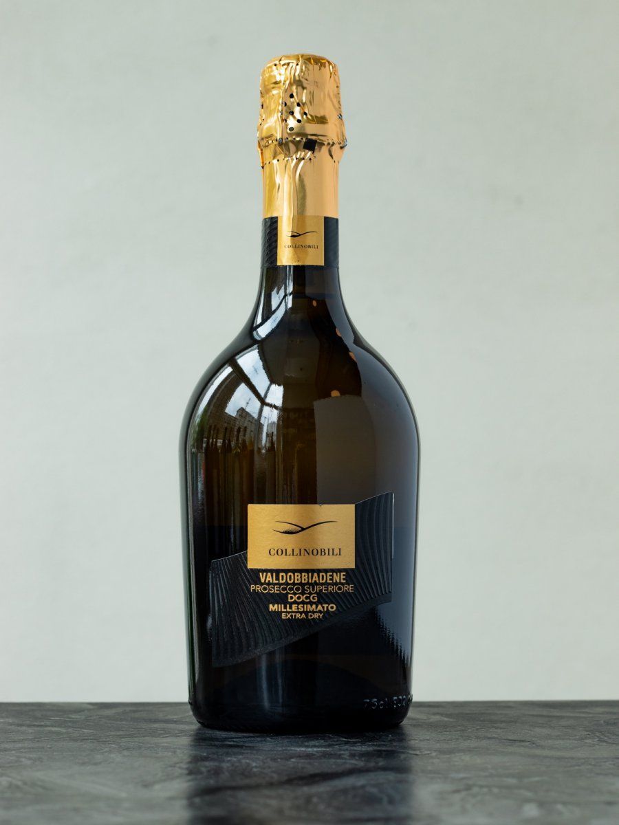 Купить игристое вино Contarini Collinobili Valdobbiadene Prosecco Superiore Millesimato - лучшая цена и выбор в Остерия Амичи Игристое вино Contarini Collinobili Valdobbiadene Prosecco Superiore Millesimato Extra Dry / Коллинобили Вальдоббьядене Просекко Супериоре Миллезимато Экстра Драй