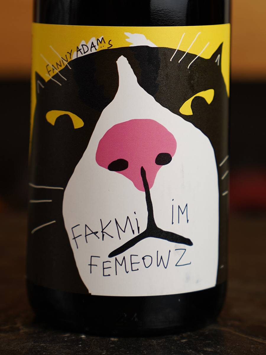 Вино Fanny Adams Carbonic Attack 2021 купить в винном ресторане Остерия - лучшая цена Вино Fanny Adams Carbonic Attack 2021 / Фанни Адамс Карбоник Этэк 2021