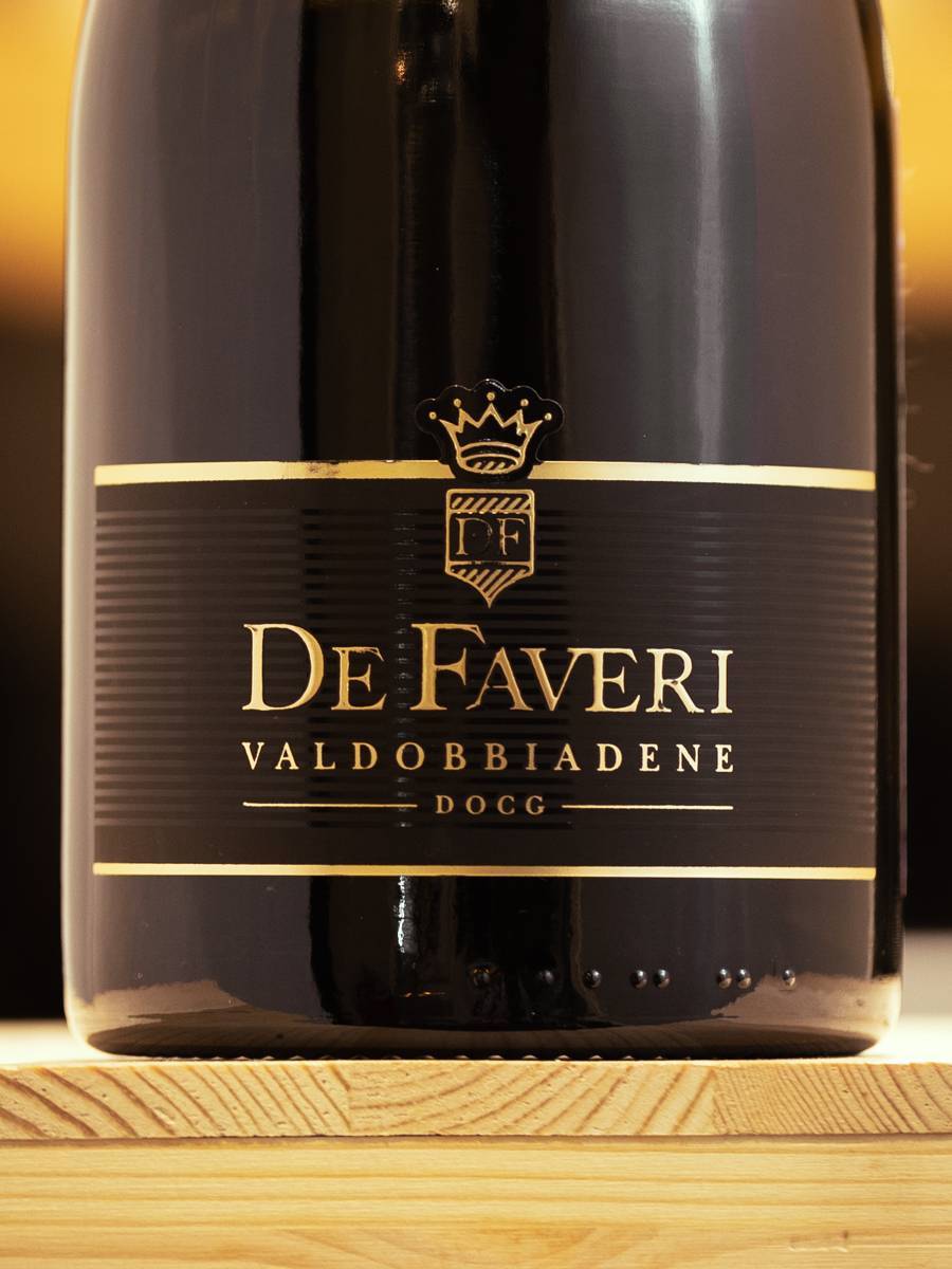 Игристое вино De Faveri Valdobbiadene Prosecco Superiore Extra Dry купить в винном ресторане Остерия Амичи - лучшая цена Игристое вино De Faveri Valdobbiadene Prosecco Superiore Extra Dry / Просекко Вальдоббьадене Супериоре Экстра Драй Де Фавери