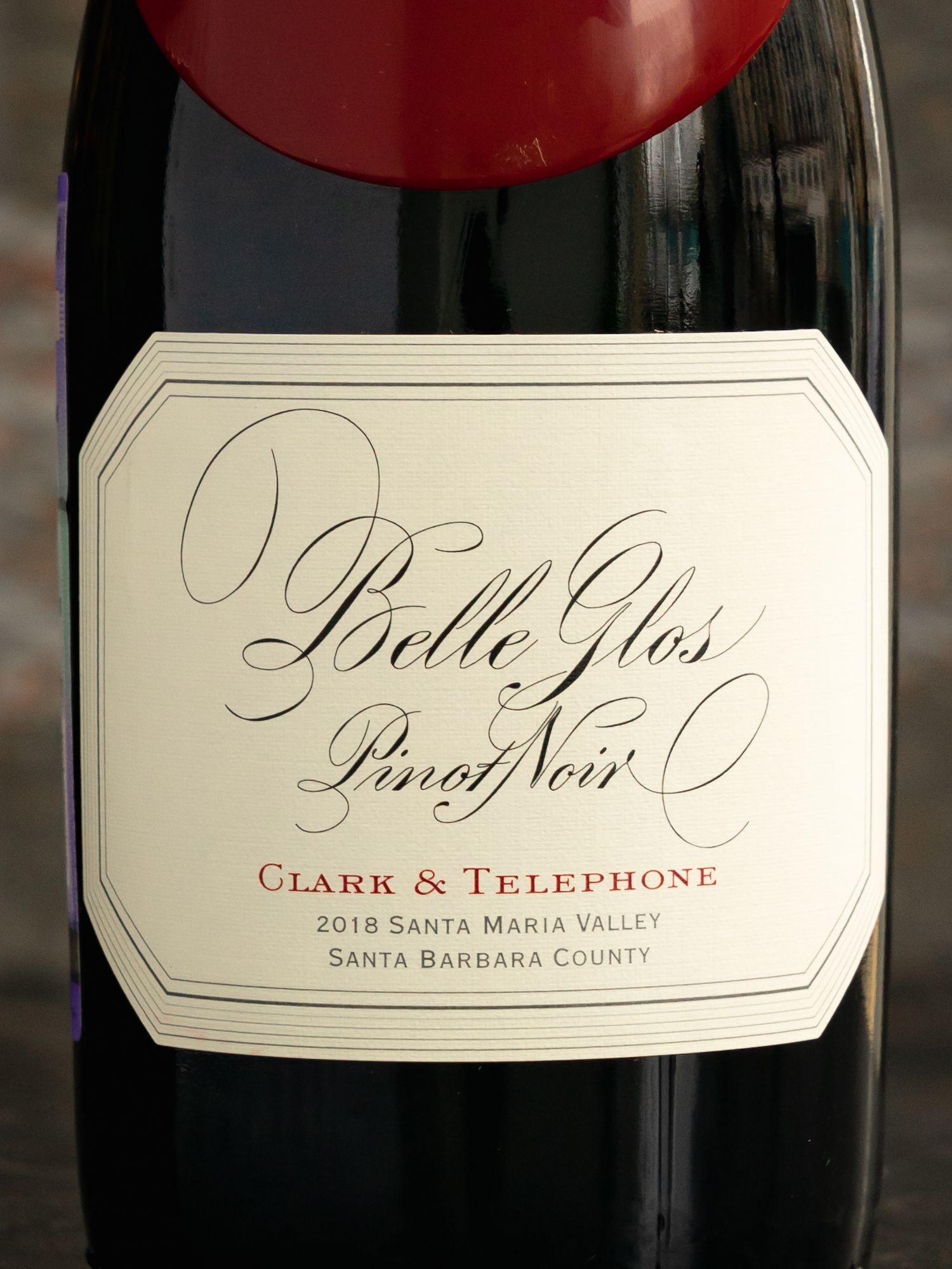 Купить вино Belle Glos Clark & Telephone Pinot Noir в винном ресторане Остерия Амичи Вино Belle Glos Clark & Telephone Pinot Noir / Бэл Глос Кларк энд Телефон Пино Нуар