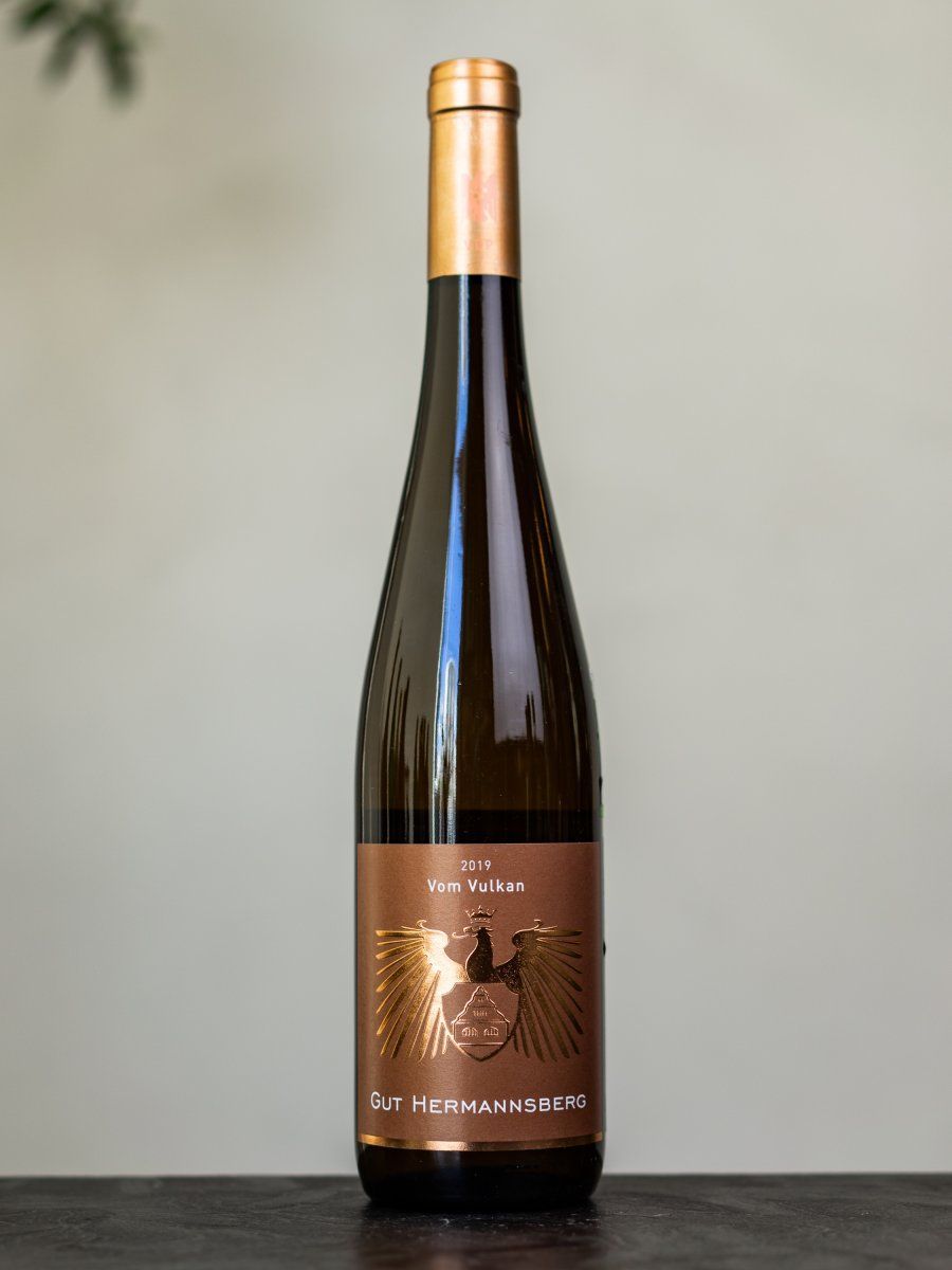 Купить вино Gut Hermannsberg Vom Schiefer Riesling в винном ресторане Osteria Amici цена Вино Gut Hermannsberg Vom Vulcan Riesling / Гут Хермансберг Фом Вулкан Рислинг