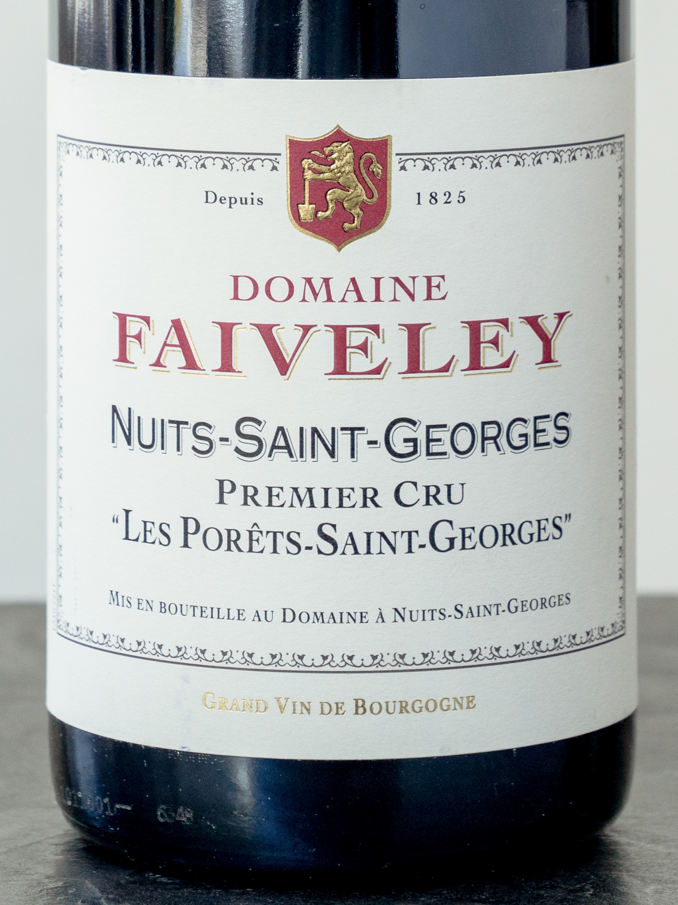 Вино Faiveley Nuits-St-Georges 1-er Cru Les Porets-Saint-Georges / Нюи Сен Жорж Премье Крю Ле Поре Сэн Жорж Домен Фэвле