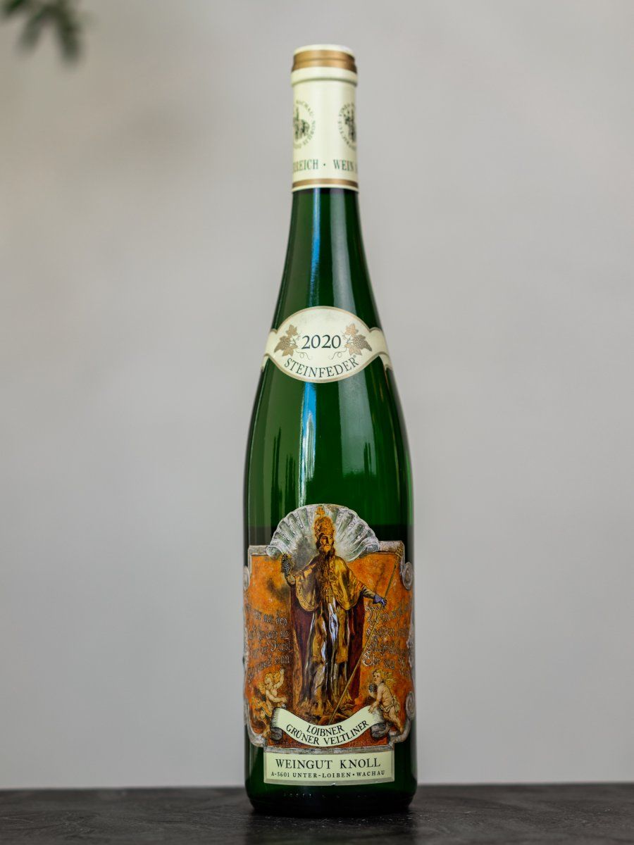 Купить вино Emmerich Knoll Gruner Veltliner Loibner Steinfeder в винном ресторане Остерия цена Вино Emmerich Knoll Gruner Veltliner Loibner Steinfeder / Эммерих Кнолль Грюнер Вельтлинер Лойбнер Штайнфедер