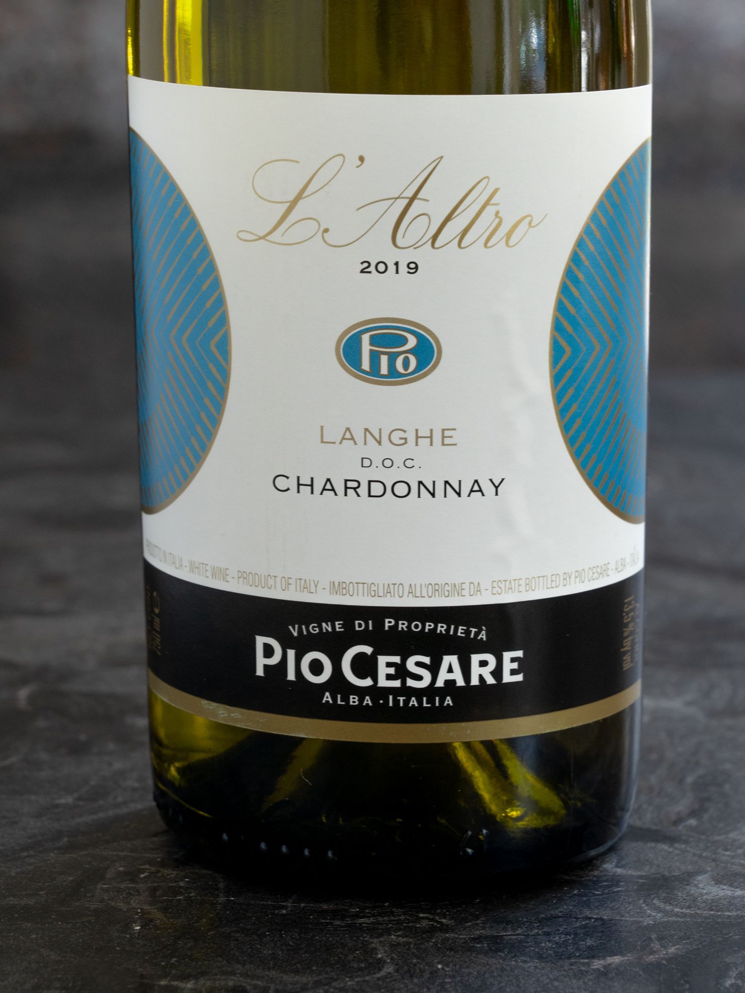 Купить вино L'Altro Chardonnay Langhe в винном ресторане Остерия цена Вино L'Altro Chardonnay Langhe / Л'Альтро Шардоне Ланге