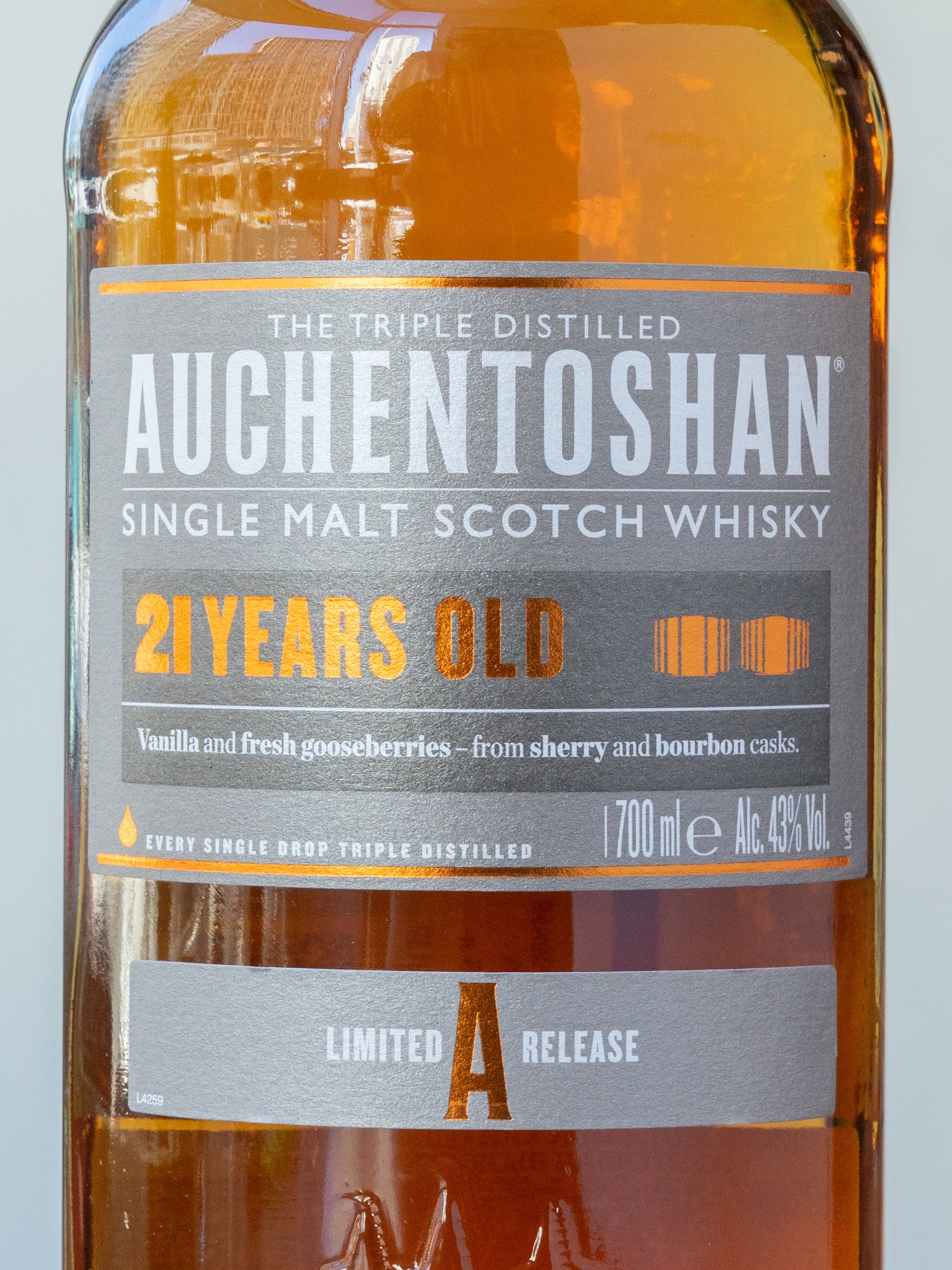 Виски Auchentoshan 21 Years Old купить в винном ресторане Остерия Амичи - лучшая цена Виски Auchentoshan 21 Years Old / Акентошан 21 год