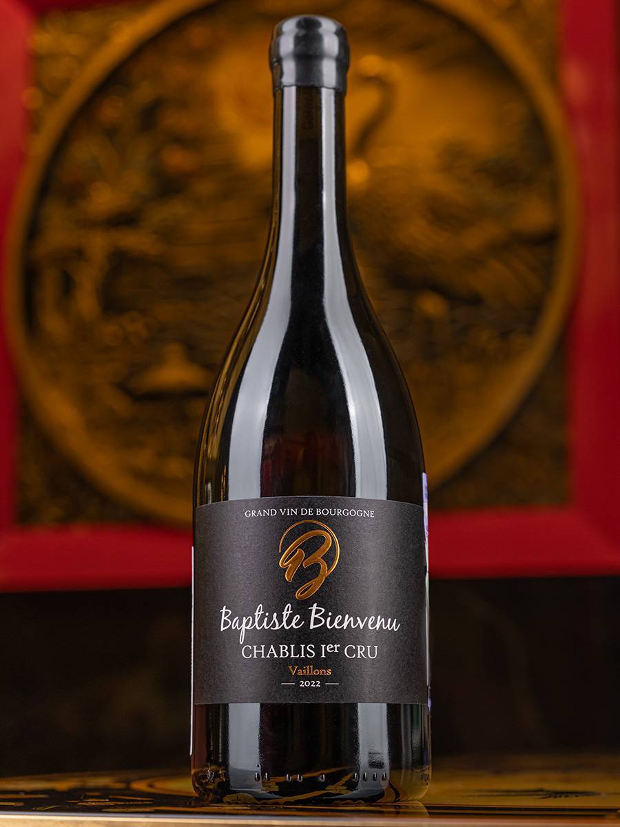 Вино Baptiste Bienvenu Chablis 1er Cru Vaillons / Баптист Бьенвеню Шабли Премье Крю Вайон