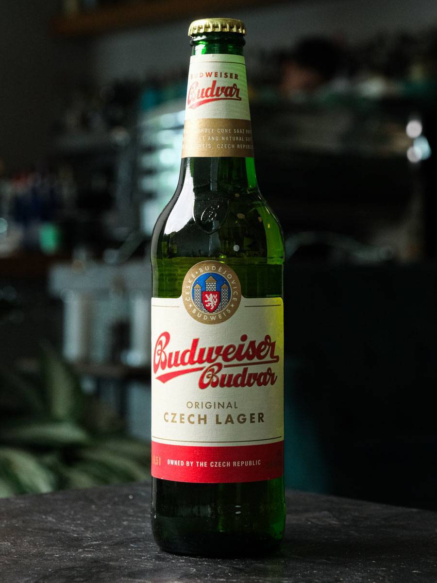 Пиво Budweiser Budvar / Будвайзер Будвар купить в винном ресторане Osteria Amici - цена Пиво Budweiser Budvar / Будвайзер Будвар
