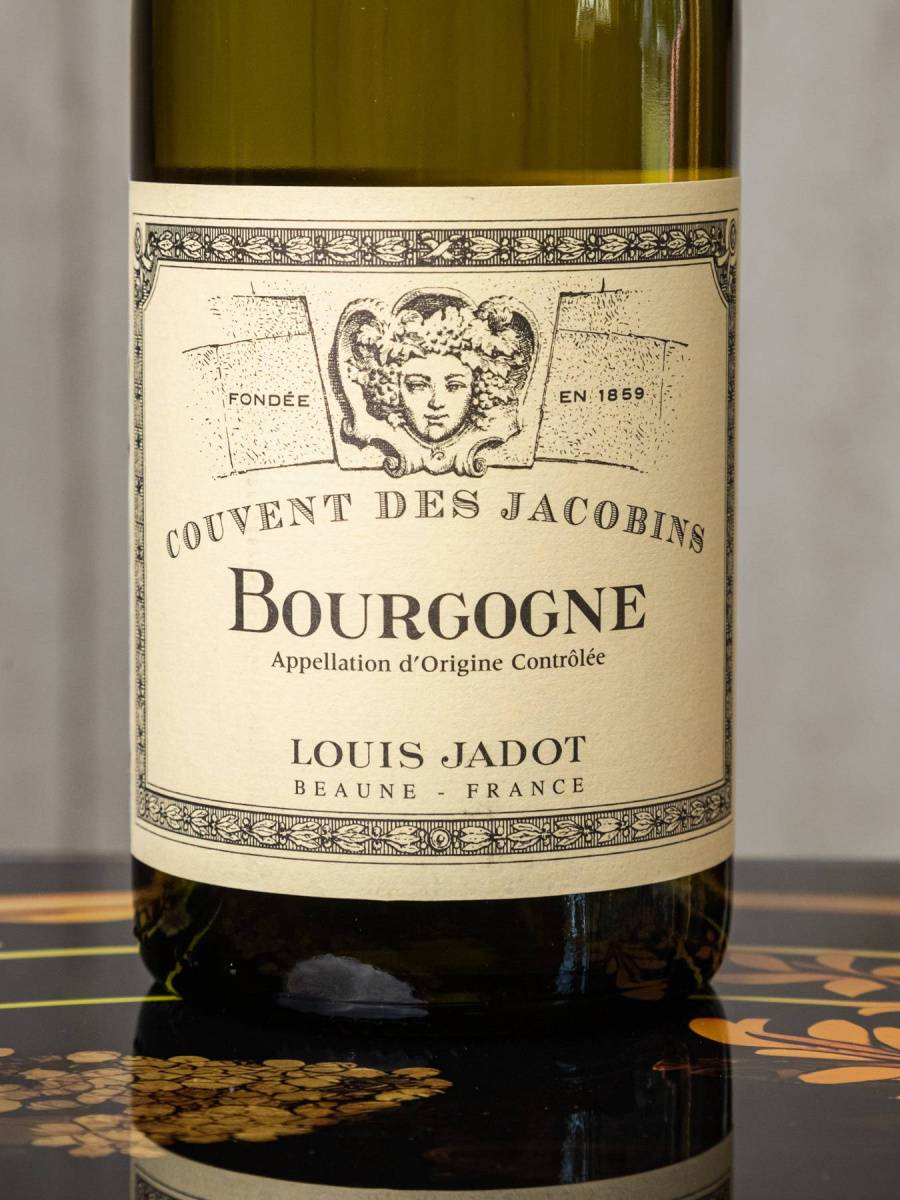 Вино Louis Jadot Bourgogne Couvent des Jacobins купить в винном ресторане Остерия - лучшая цена Вино Louis Jadot Bourgogne Couvent des Jacobins / Луи Жадо Куван де Жакобэн