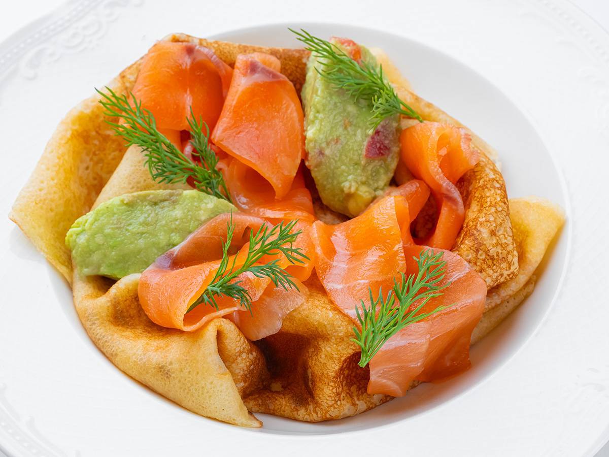 Блины со слабосоленым лососем