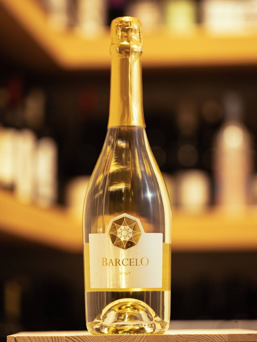 Игристое вино Cave d'Aleria Barcelo Brut купить в винном ресторане Остерия - лучшая цена Игристое вино Cave d'Aleria Barcelo Brut / Кав д'Алерия Барсело Брют