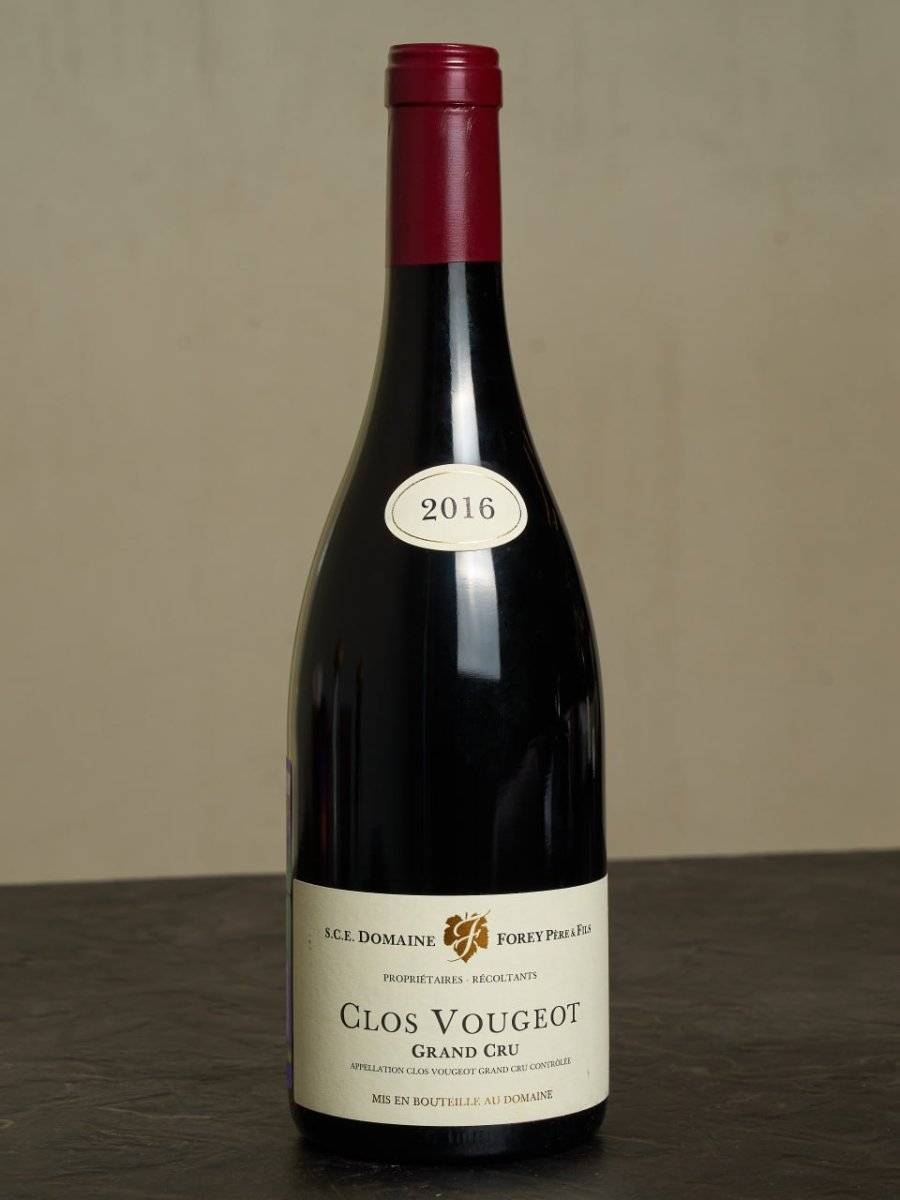 Вино Domaine Forey Pere et Fils Clos Vougeot Grand Cru 2016 / Домен Форе Пэр э Фис Кло Вужо Гран Крю