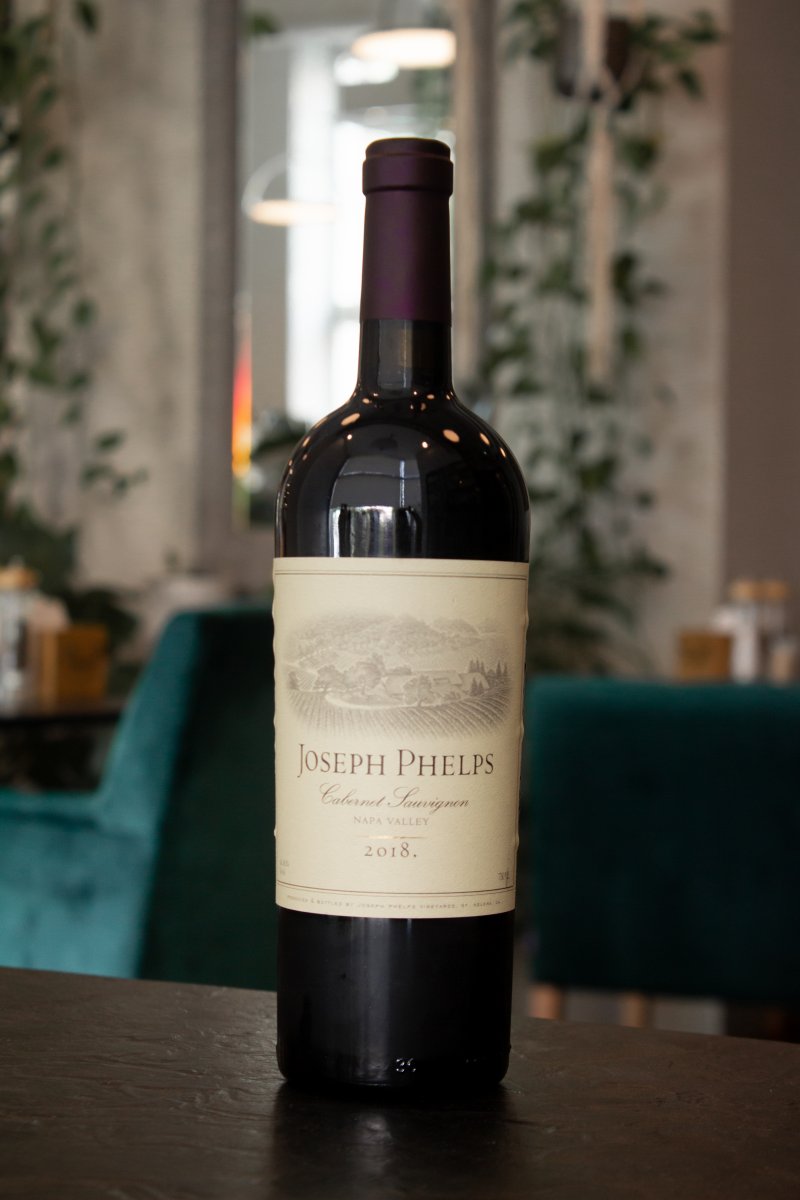 Вино Joseph Phelps Cabernet Sauvignon купить в винном ресторане Остерия - лучшая цена Вино Joseph Phelps Cabernet Sauvignon / Джозеф Фелпс Каберне Совиньон
