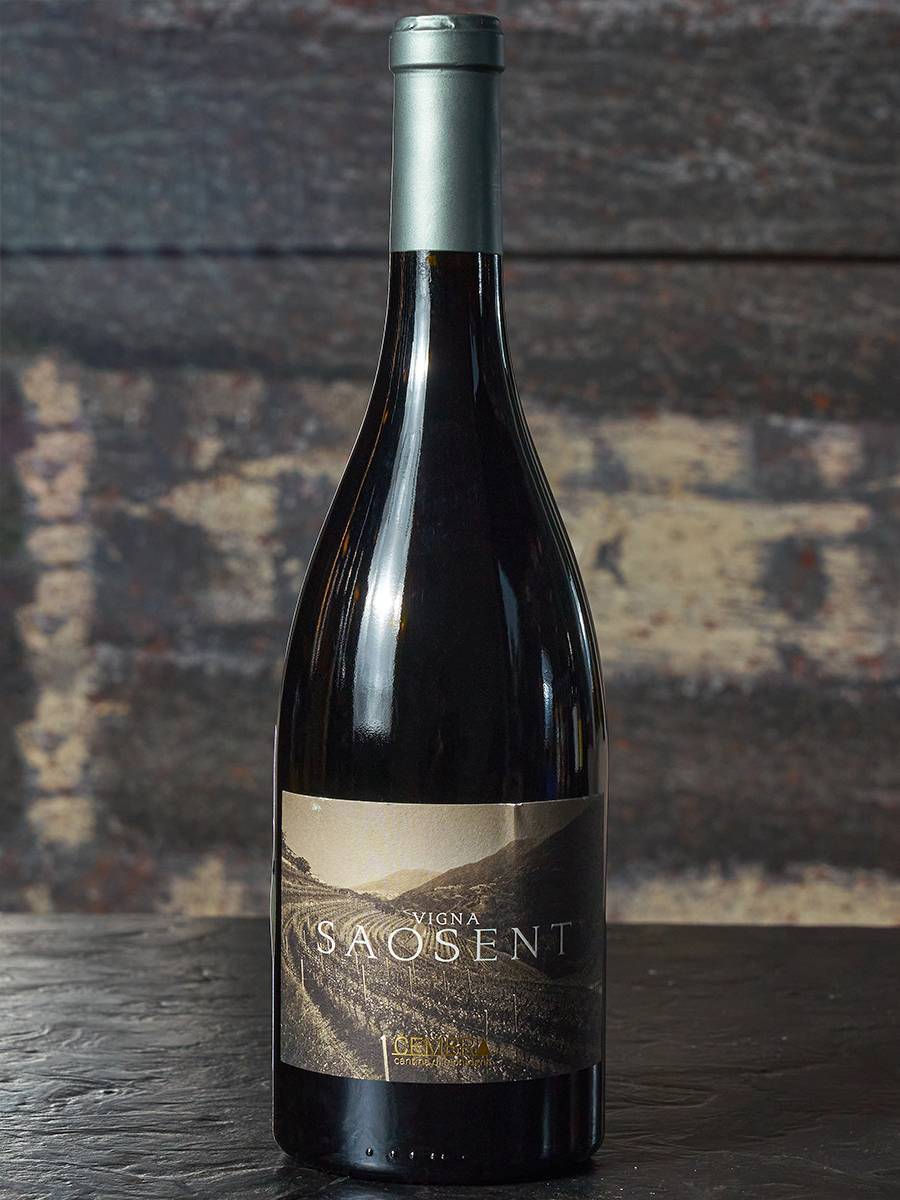 Вино Cembra Cantina di Montagna Vigna Saosent Pinot Nero Trentino купить в винном ресторане Остерия - лучшая цена Вино Cembra Cantina di Montagna Vigna Saosent Pinot Nero Trentino / Пино Неро Саосент Чембра