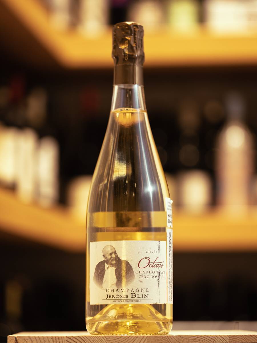 Шампанское Jerome Blin Cuvee Octave Chardonnay Zero Dosage Brut купить в винном ресторане Остерия - лучшая цена Шампанское Jerome Blin Cuvee Octave Chardonnay Zero Dosage Brut / Жером Блен Кюве Октав Шардоне Зеро Дозаж Брют