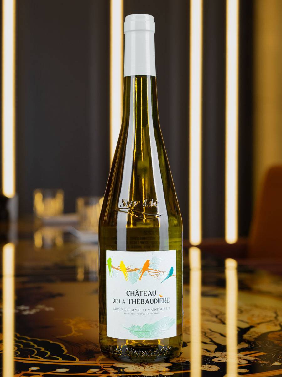 Вино Chateau de la Thebaudiere Muscadet Sevre et Maine Sur Lie / Шато де ла Тебодьер Мюскаде