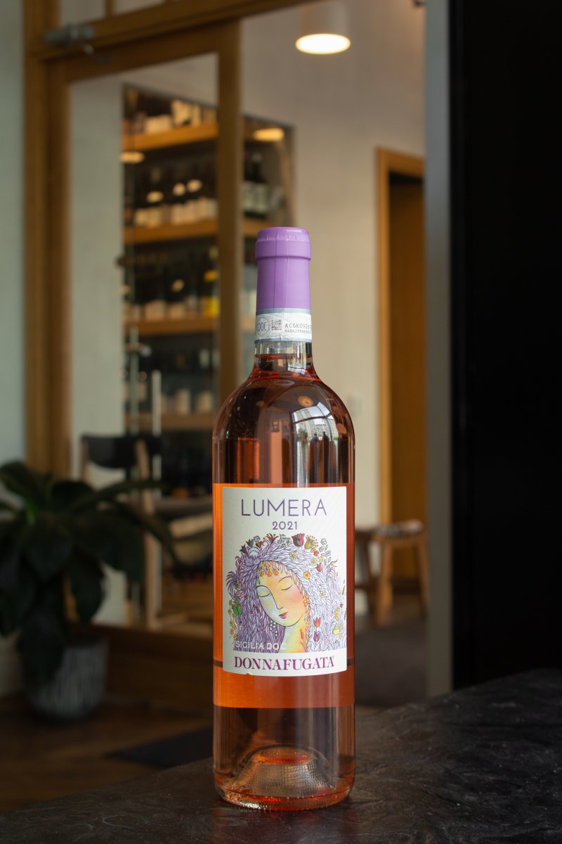 Вино Donnafugata Lumera Sicilia купить в винном ресторане Остерия - лучшая цена Вино Donnafugata Lumera Sicilia / Доннафугата Люмера