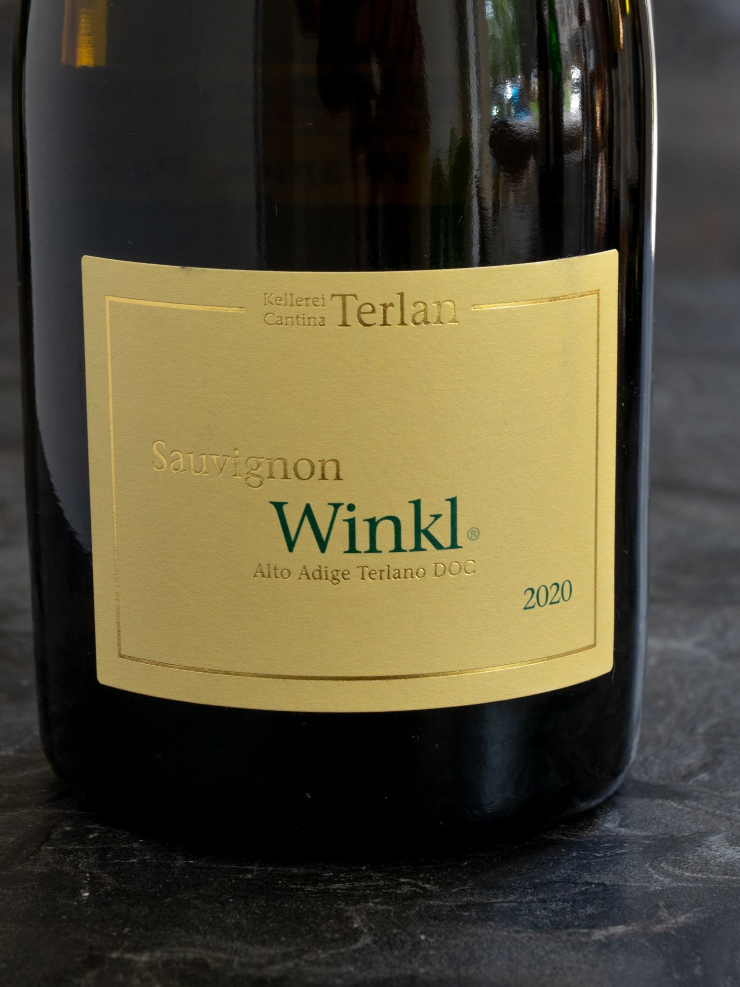 Купить вино Cantina Terlano Winkl Sauvignon Alto Adige в винном ресторане Остерия цена Вино Cantina Terlano Winkl Sauvignon Alto Adige / Альто Адидже Терлано Совиньон Блан Винкль