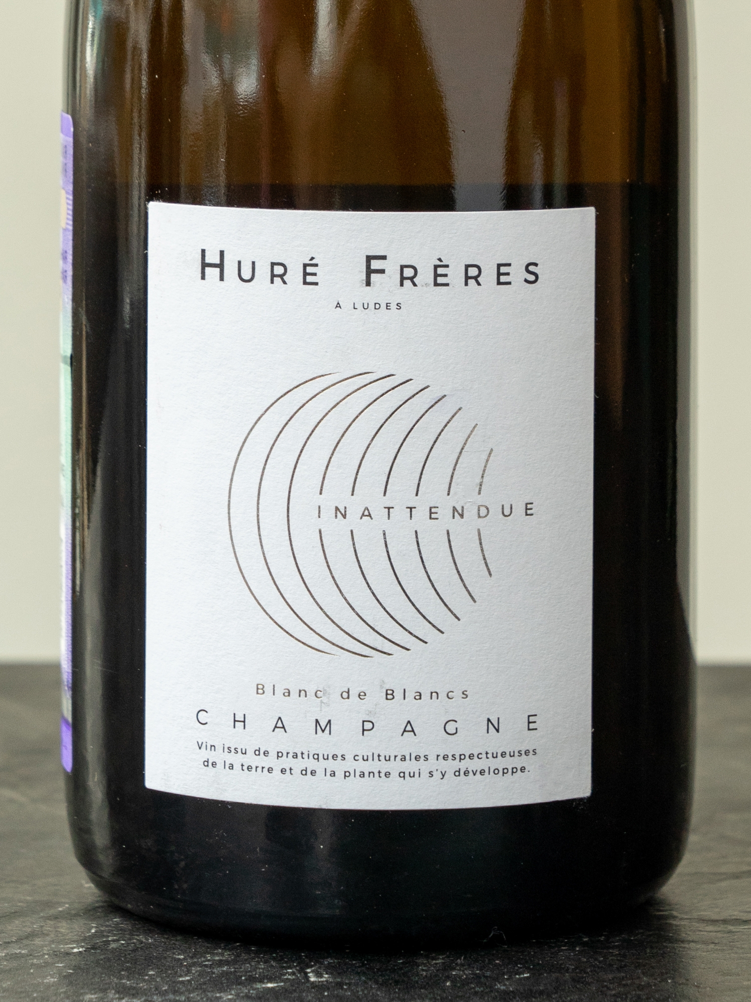 Шампанское Champagne Hure Frere Inattendue Blancs de Blanc Extra Brut купить в винном ресторане Остерия - лучшая цена Шампанское Champagne Hure Frere Inattendue Blancs de Blanc Extra Brut / Уре Фрер Инаттандю Блан де Блан Экстра Брют