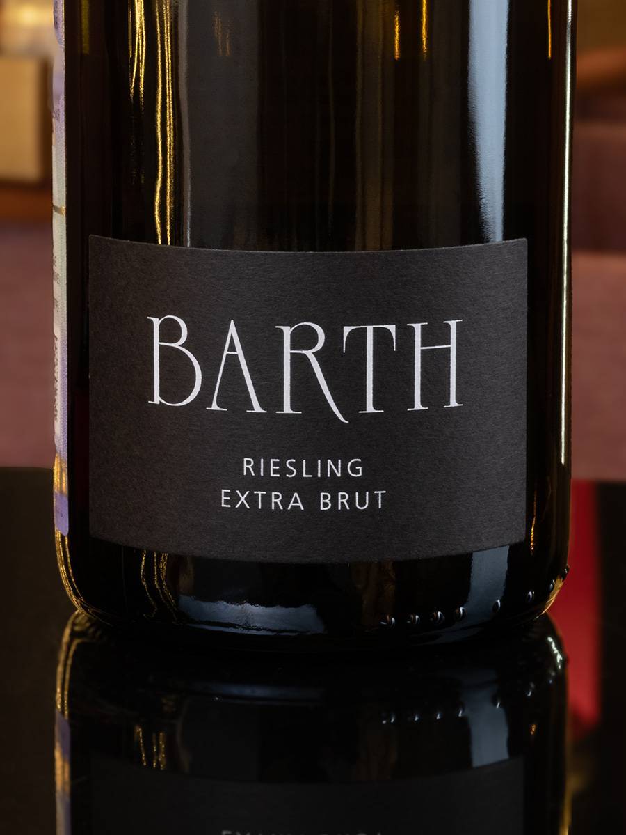 Игристое вино Barth Riesling Extra Brut купить в винном ресторане Остерия - лучшая цена Игристое вино Barth Riesling Extra Brut / Барт Рислинг Экстра Брют
