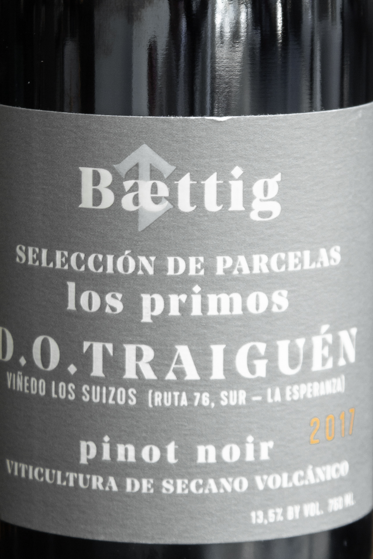 Вино Baettig Los Primos Pinot Noir Traiguen / Баеттиг Лос Примос Пино Нуар