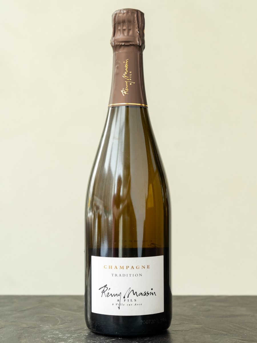 Шампанское Remy Massin Tradition Brut Champagne купить в винном ресторане Остерия - лучшая цена Шампанское Remy Massin Tradition Brut Champagne / Традисьон брют Реми Массен