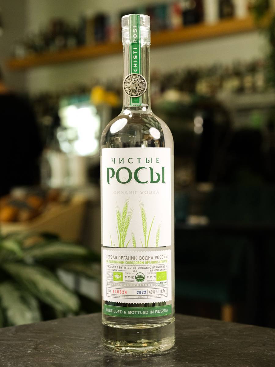 Водка Чистые росы 0.7 л / Chistye Rosy