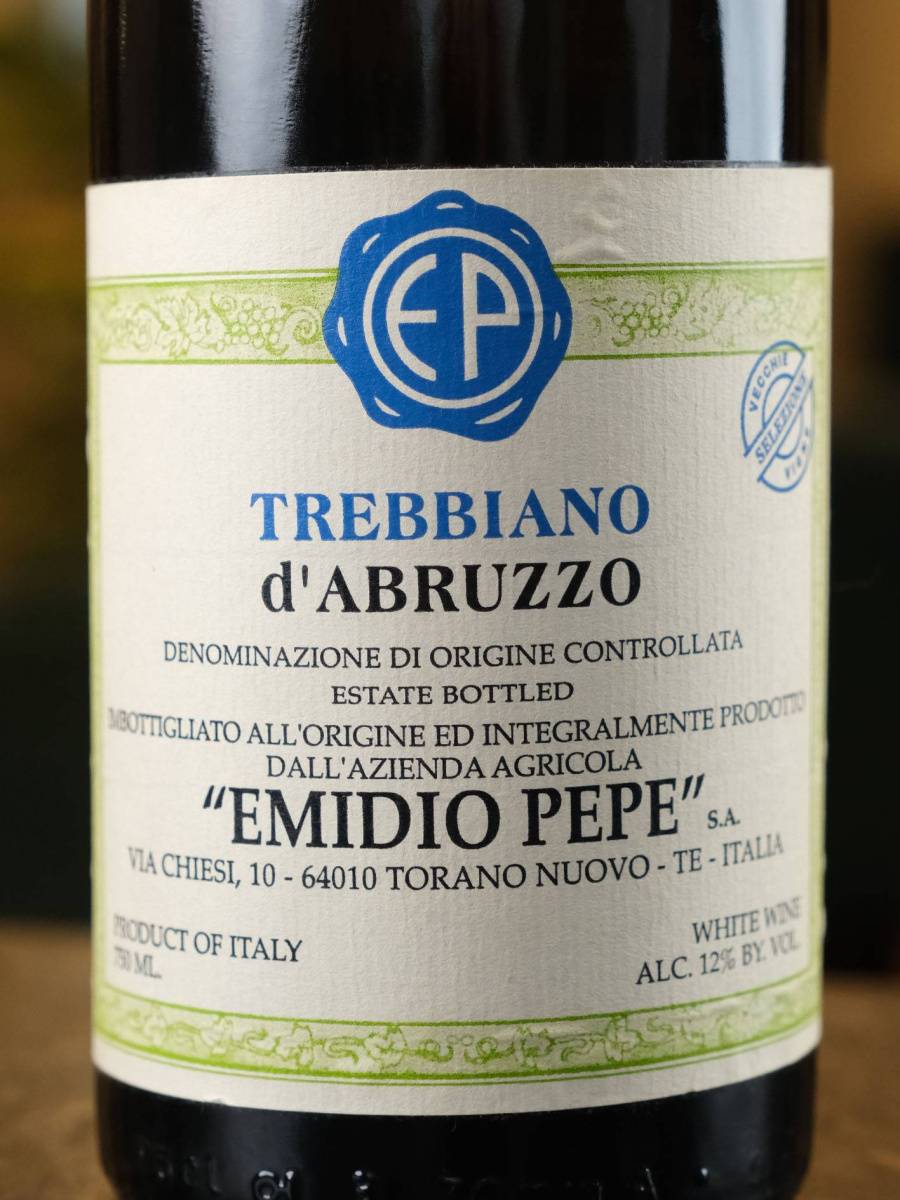 Вино Emidio Pepe Trebbiano d'Abruzzo 2007 купить в ресторане Остерия лучшая цена Вино Emidio Pepe Trebbiano d'Abruzzo 2007 / Эмидио Пепе Треббьяно д'Абруццо