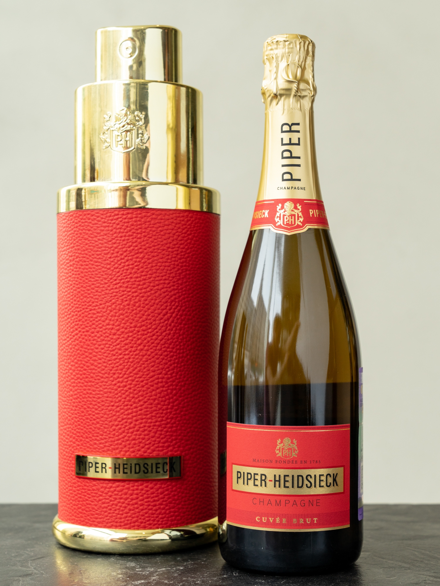 Шампанское Piper-Heidsieck Brut купить в винном ресторане Остерия - лучшая цена Шампанское Piper-Heidsieck Brut / Пайпер-Хайдсик Брют