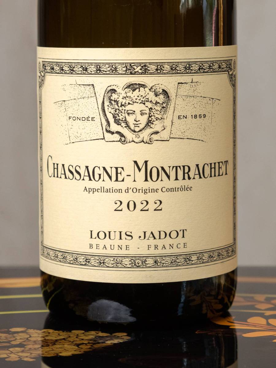 Вино Louis Jadot Chassagne-Montrachet 2022 купить в винном ресторане Остерия - лучшая цена Вино Louis Jadot Chassagne-Montrachet 2022 / Луи Жадо Шассань-Монраше