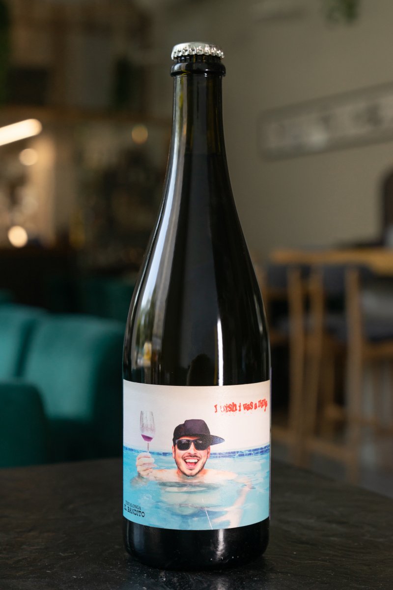 Игристое вино Testalonga El Bandito I Wish I Was a Ninja Swartland WO 2021 купить в винном ресторане Остерия - лучшая цена Игристое вино Testalonga El Bandito I Wish I Was a Ninja Swartland WO 2021 / Тесталонга Эль Бандито Ай Виш Ай Воз э Нинджа 2021