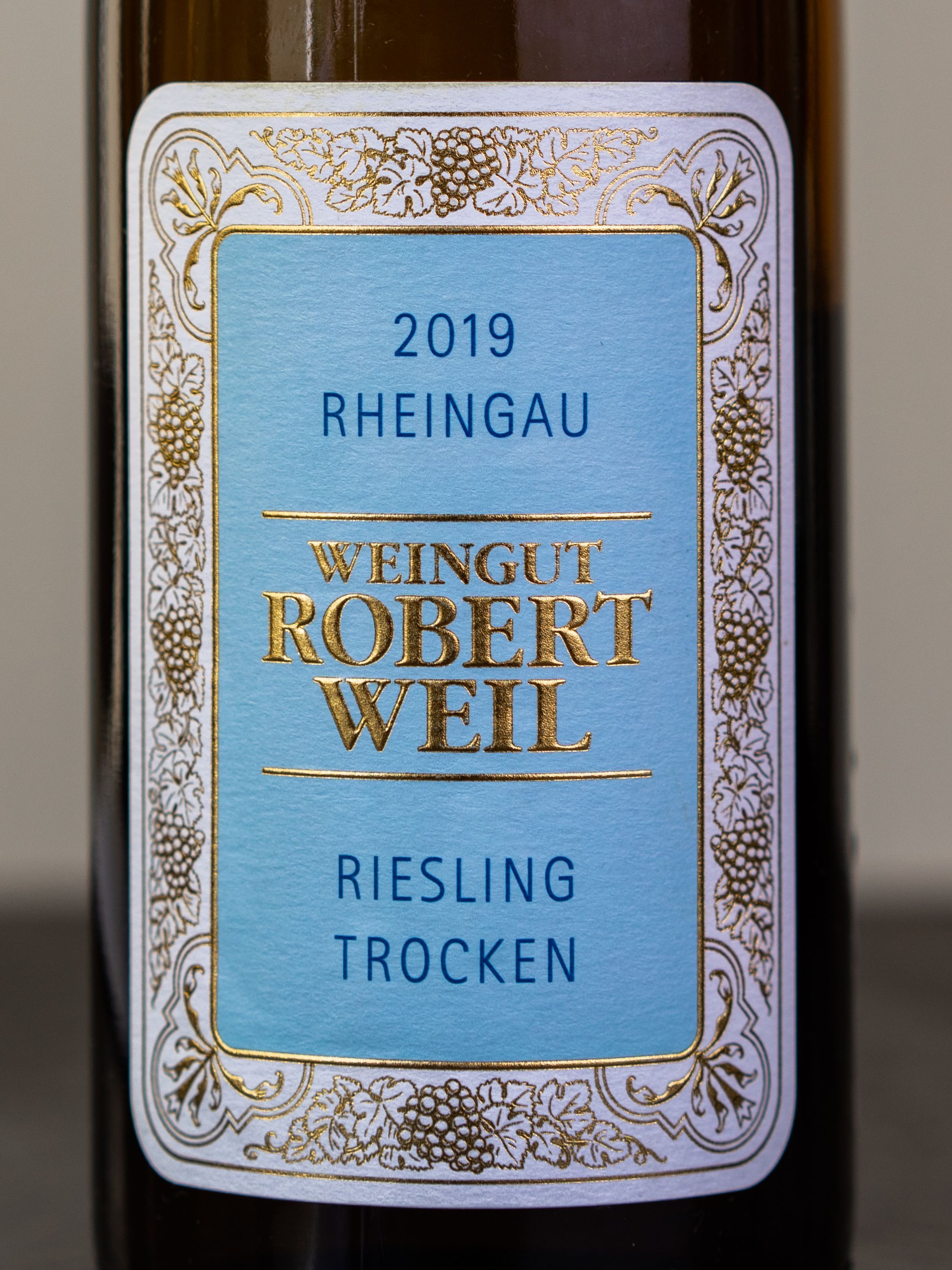 Вино Robert Weil Rheingau Riesling Trocken / Роберт Вайль Рейнгау Рислинг Трокен