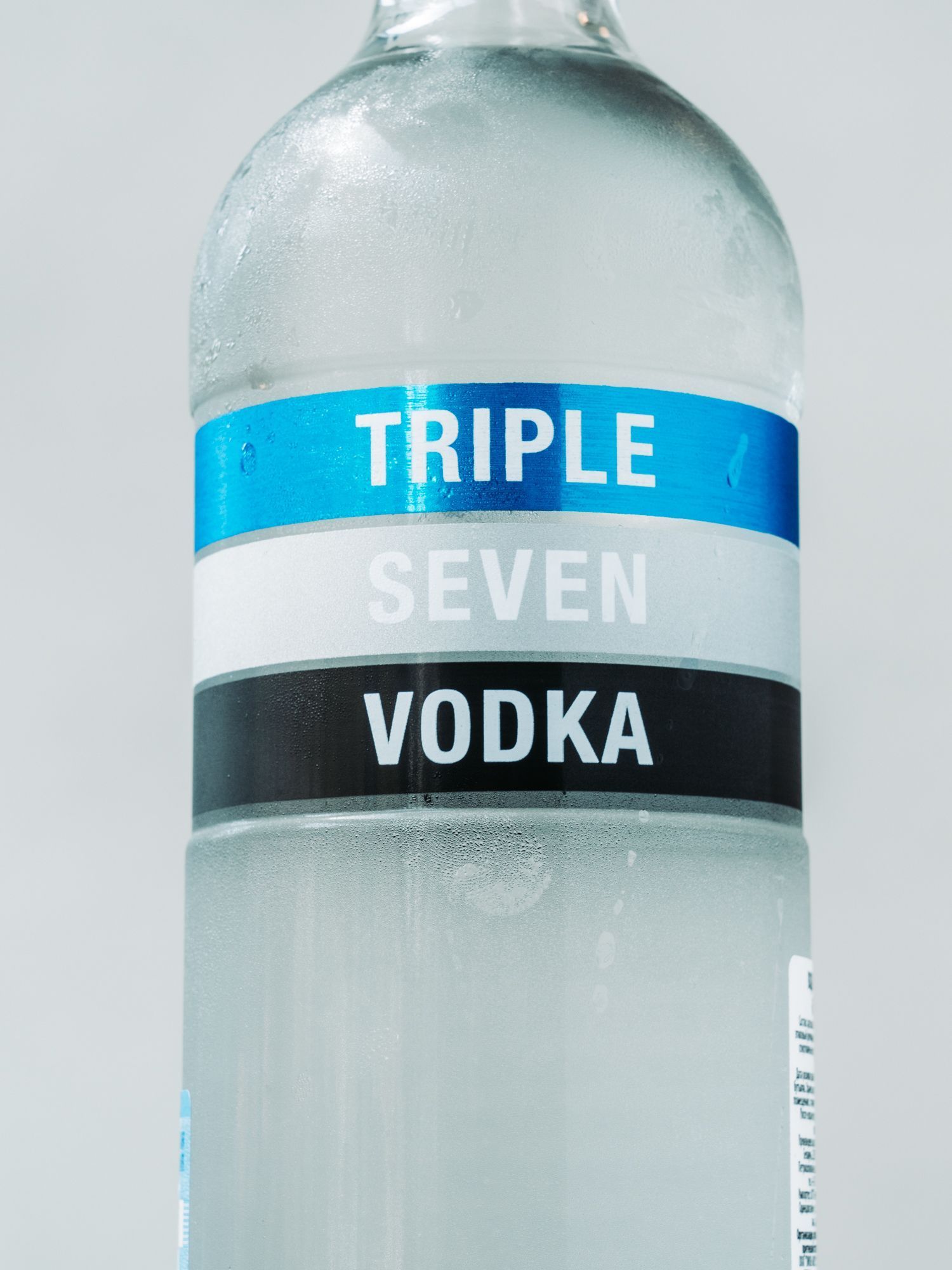 Купить водку Трипл Севен в ресторане Остерия Амичи цена Водка Triple Seven / Трипл Севен