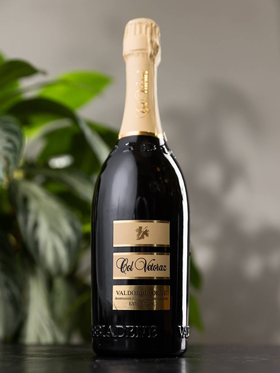 Игристое вино Prosecco Valdobbiadene Extra Dry Col Vetoraz купить в винном ресторане Остерия - лучшая цена Игристое вино Prosecco Valdobbiadene Extra Dry Col Vetoraz / Просекко Вальдоббьядене Экстра Драй Кол Ветораз