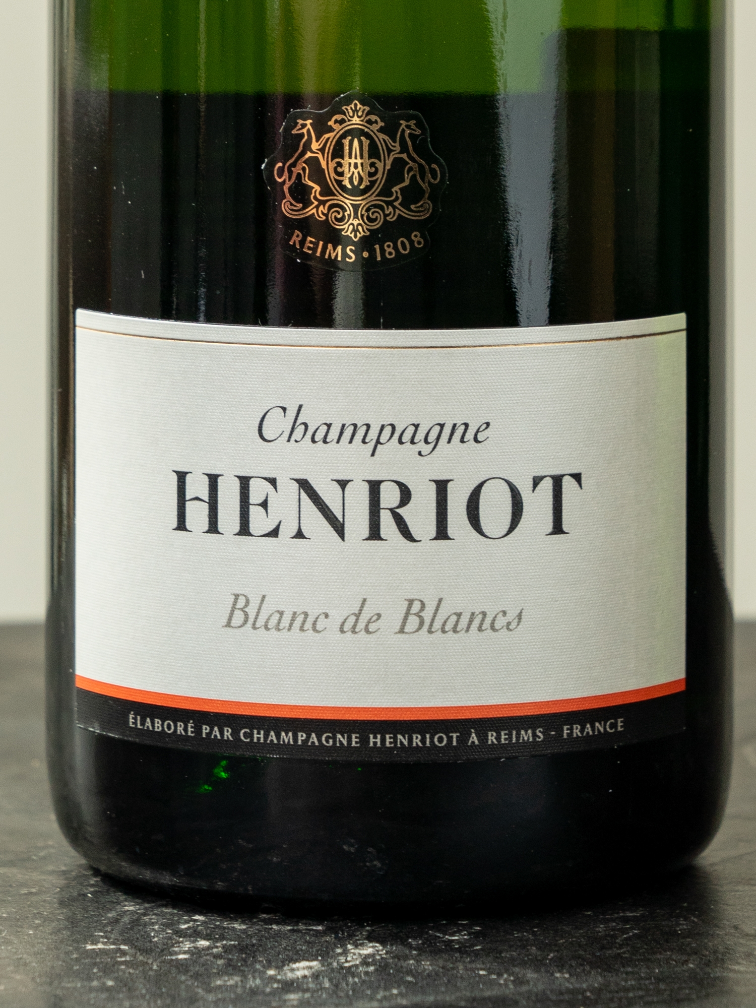 Шампанское Henriot Brut Blanc de Blancs купить в винном ресторане Остерия - лучшая цена Шампанское Henriot Brut Blanc de Blancs / Энрио Блан де Блан