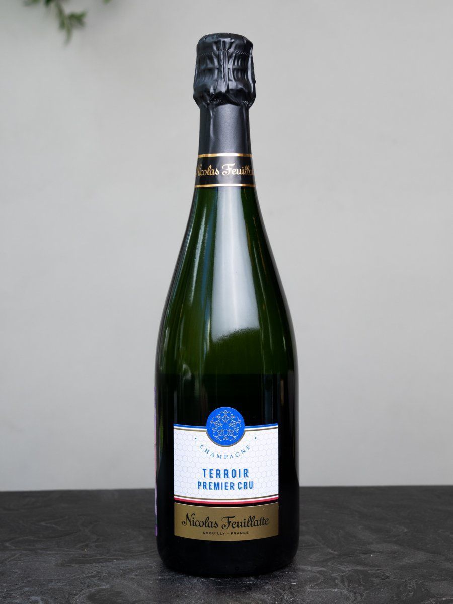 Купить шампанское Nicolas Feuillatte Terroir Premier Cru Brut Champagne - лучшая цена и выбор в Остерия Амичи Шампанское Nicolas Feuillatte Terroir Premier Cru Brut Champagne / Николя Фейят Терруар Премье Крю Брют