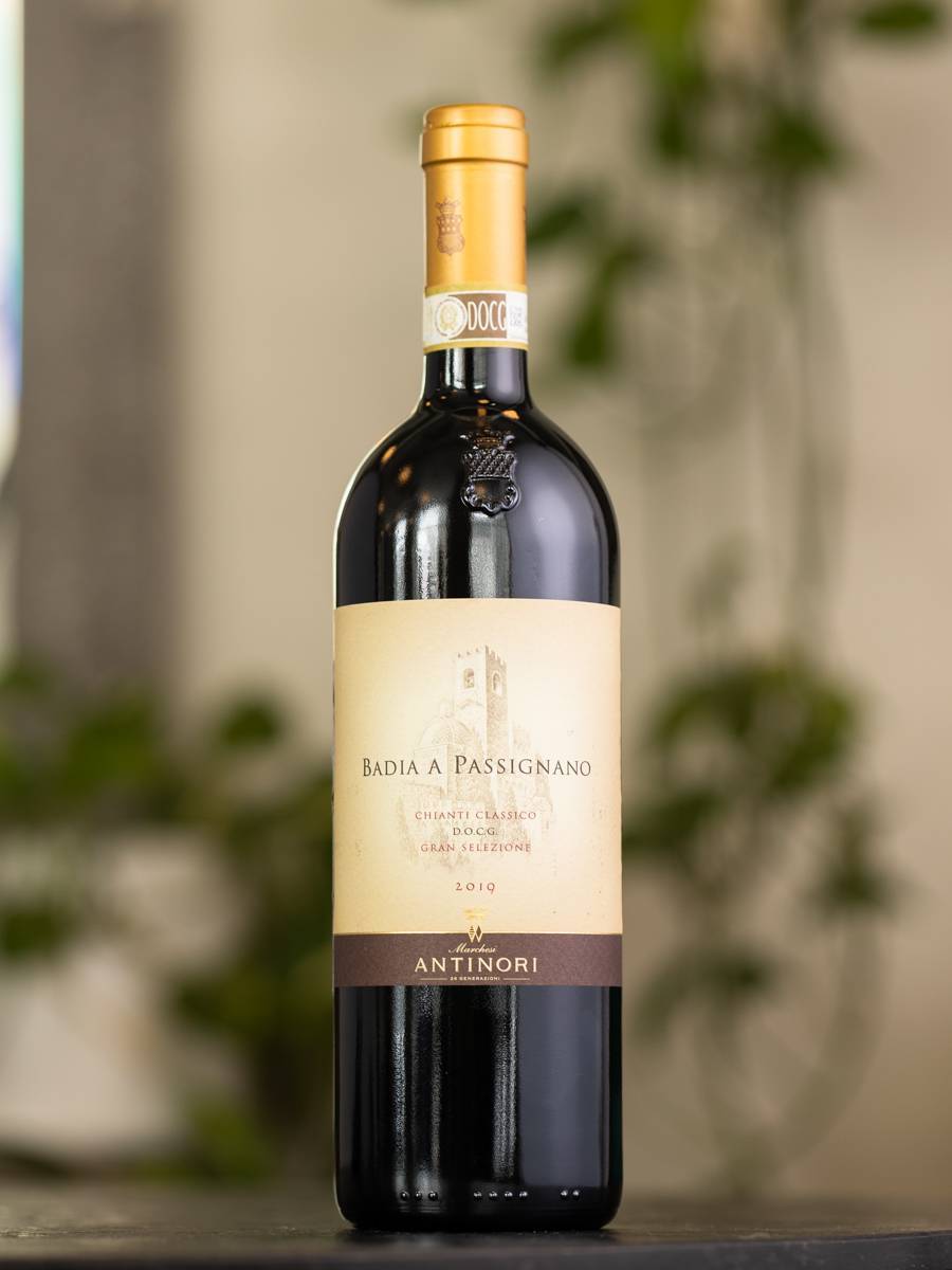 Вино Chianti Classico Gran Selezione Badia A Passignano 2019 купить в винном ресторане Остерия - лучшая цена Вино Chianti Classico Gran Selezione Badia A Passignano 2019 / Кьянти Классико Гран Селеционе Бадиа а Пассиньяно 2019