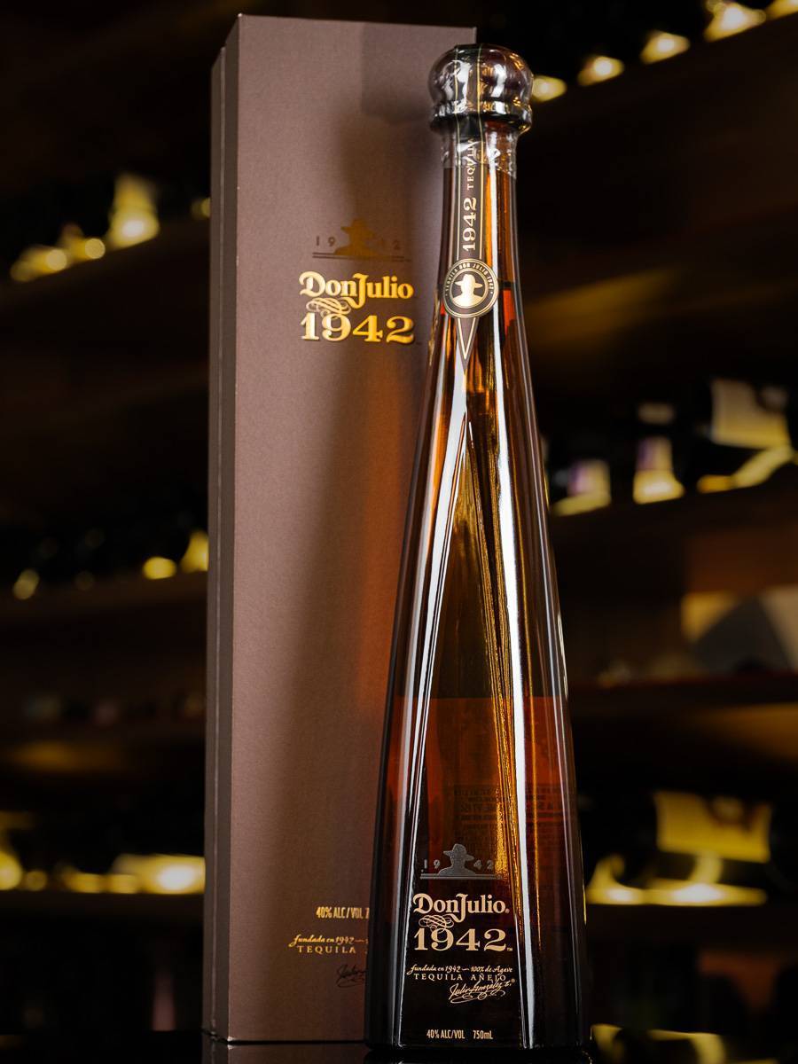 Купить текилу Don Julio 1942 750 ml в ресторане Остерия лучшая цена Текила Don Julio 1942 750 ml / Дон Хулио 1942 0.75 л