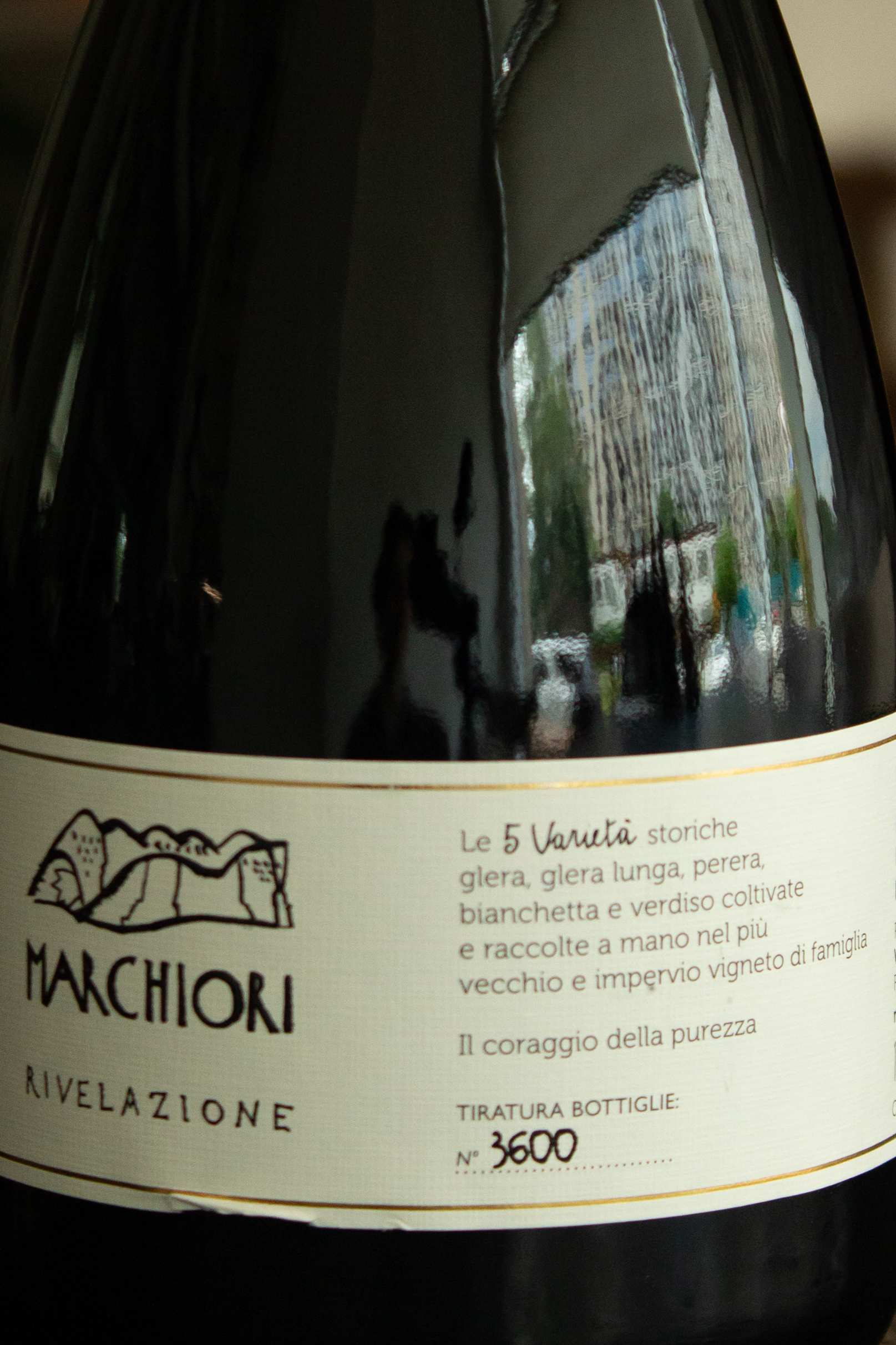 Игристое вино Marchiori Rivelazione Valdobbiadene Prosecco Superiore купить в винном ресторане Остерия - лучшая цена Игристое вино Marchiori Rivelazione Valdobbiadene Prosecco Superiore / Маркьори Ривелационе Вальдобьядене Просекко Супериоре