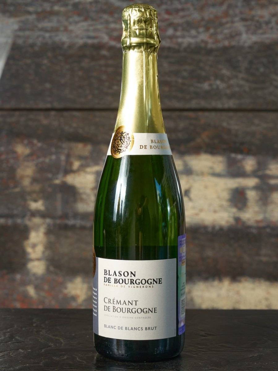 Игристое вино Cremant de Bourgogne Blanc de Blancs 2022 купить в винном ресторане Остерия - лучшая цена Игристое вино Cremant de Bourgogne Blanc de Blancs 2022 / Креман де Бургонь Блазон де Бургонь Блан де Блан
