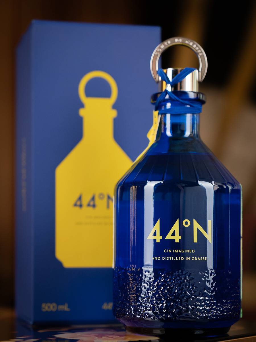 Джин 44° N / 44° Н