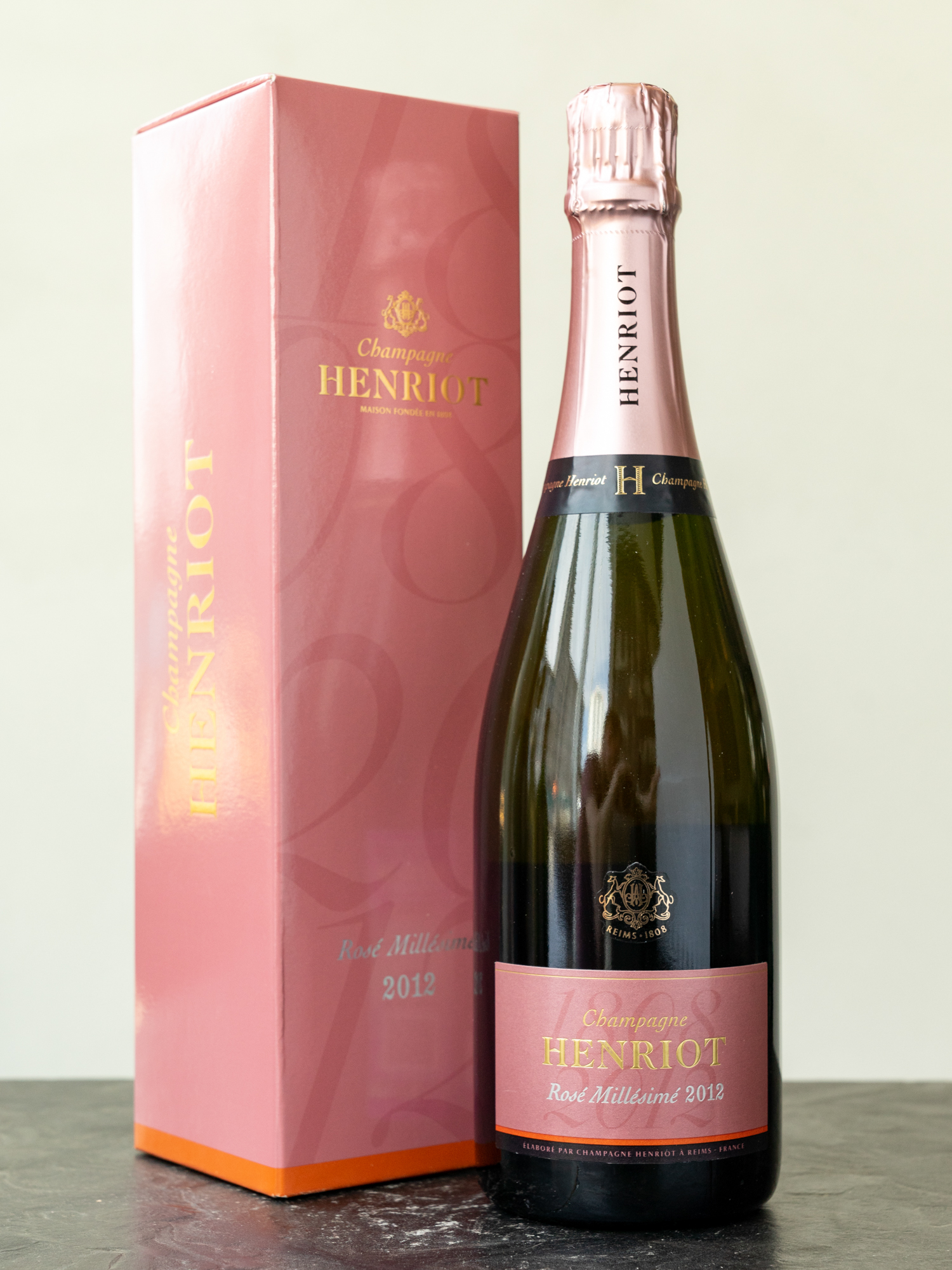 Шампанское Henriot Brut Rose Millesime купить в винном ресторане Остерия - лучшая цена Шампанское Henriot Brut Rose Millesime / Энрио Миллезим розовое брют