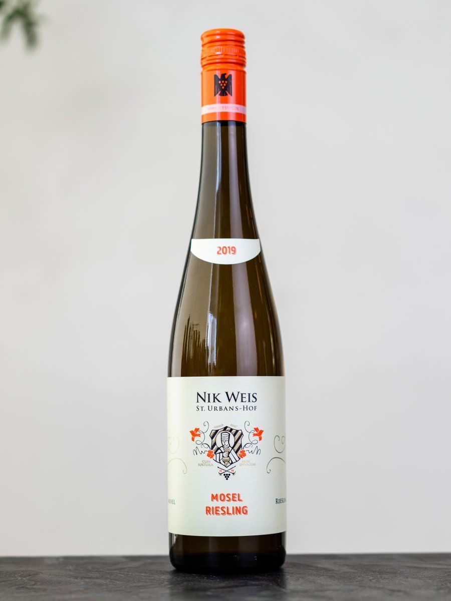Купить вино Nik Weis Urban Riesling в винном ресторане Osteria Amici цена Вино Nik Weis Riesling / Ник Вайс Рислинг Мозель