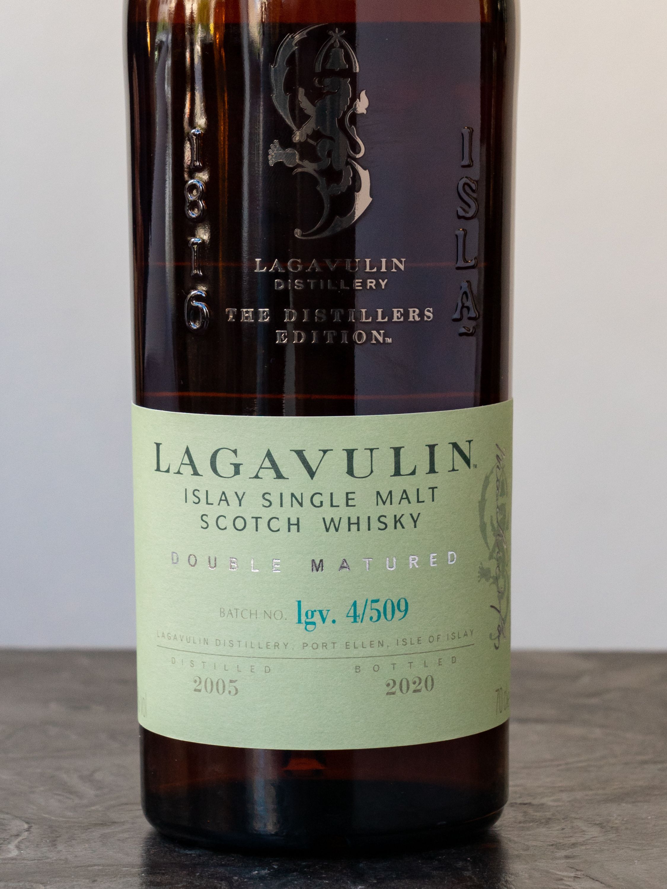 Виски Lagavulin Distillers Edition Double Matured купить в ресторане Остерия- лучшая цена Виски Lagavulin Distillers Edition Double Matured / Лагавулин Дистиллерс Эдишн Двойная выдержка