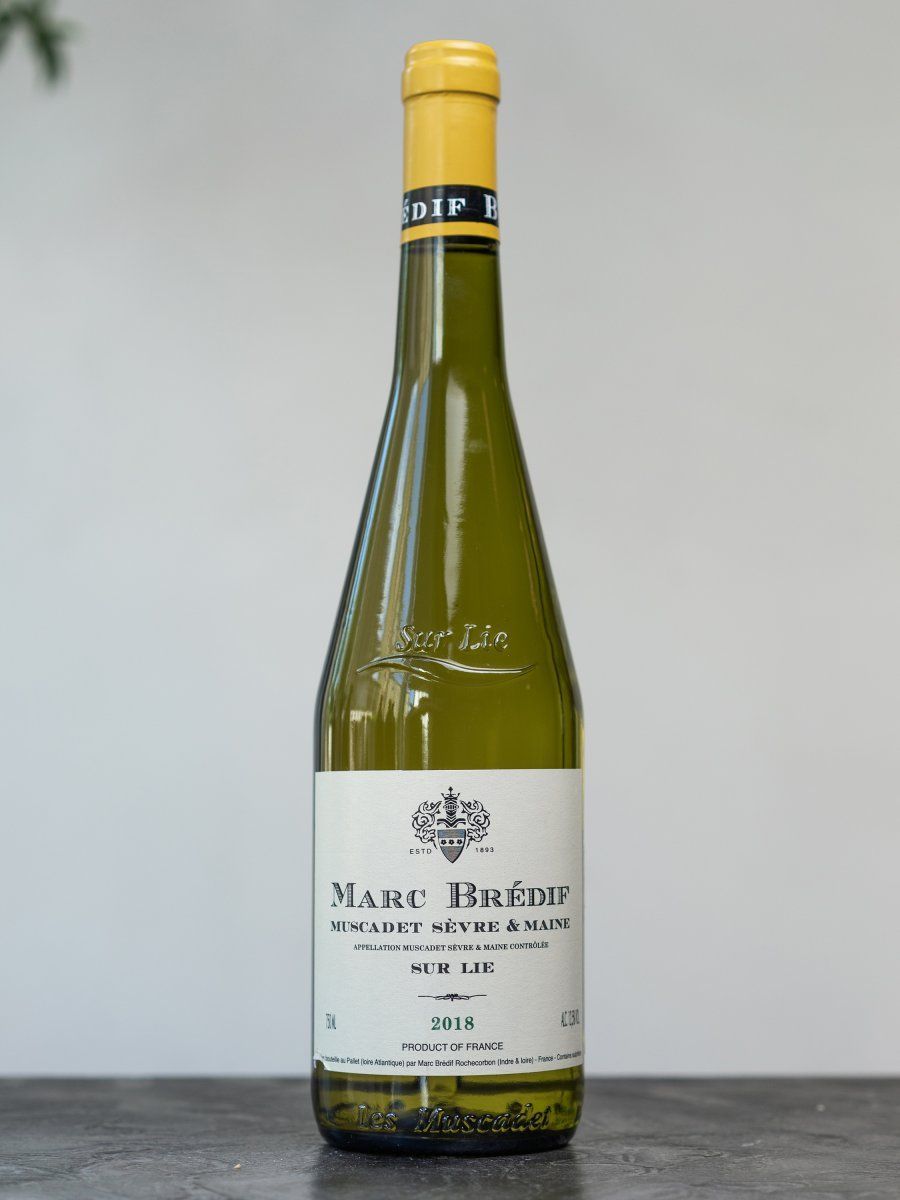 Вино Marc Bredif Muscadet de Sevre et Maine Sur Lie / Марк Бредиф Мюскадэ Сэвр и Мэн Сюр Ли