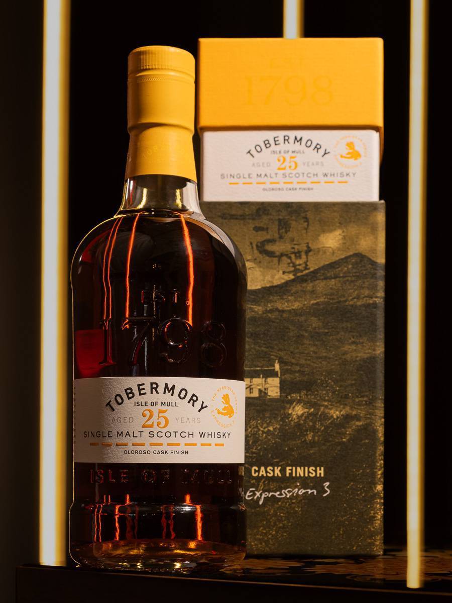 Купить виски Tobermory 25 years Single Malt Oloroso Cask Finish в ресторане цена Виски Tobermory 25 years Single Malt Oloroso Cask Finish / Тобермори 25 лет